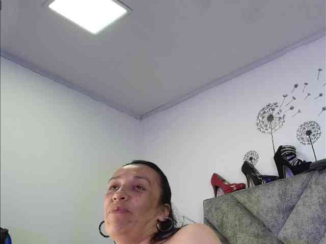 ShanteyLaurent webcam