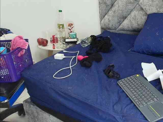 ShanteyLaurent webcam
