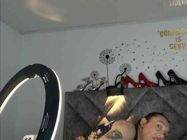 ShanteyLaurent webcam