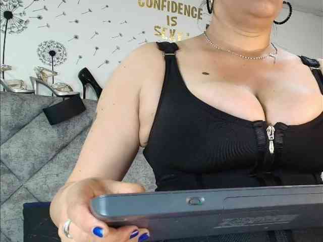 ShanteyLaurent webcam