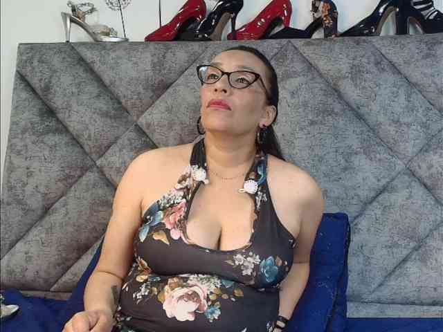 ShanteyLaurent Live Webcam on BongaCams