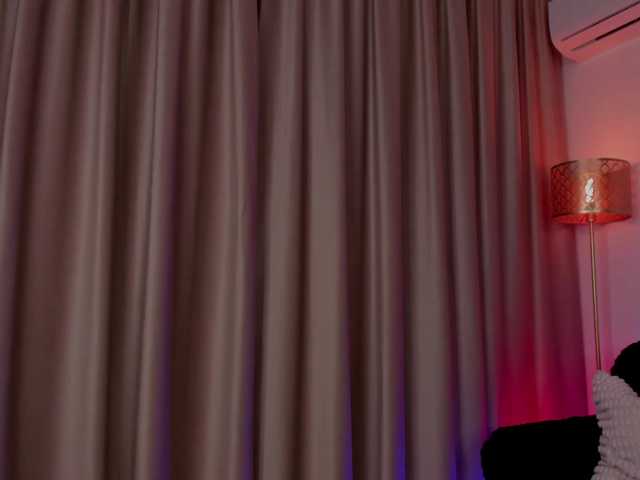 AlessandraCrystal — live female cam