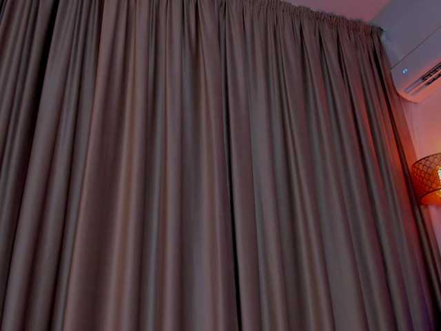 AlessandraCrystal live cam on BongaCams