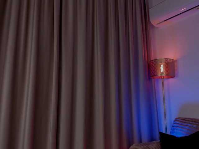 AlessandraCrystal live cam on BongaCams