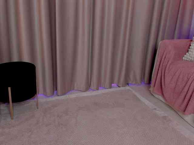 AlessandraCrystal webcam