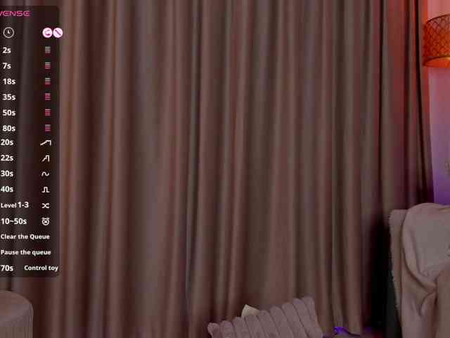 AlessandraCrystal webcam