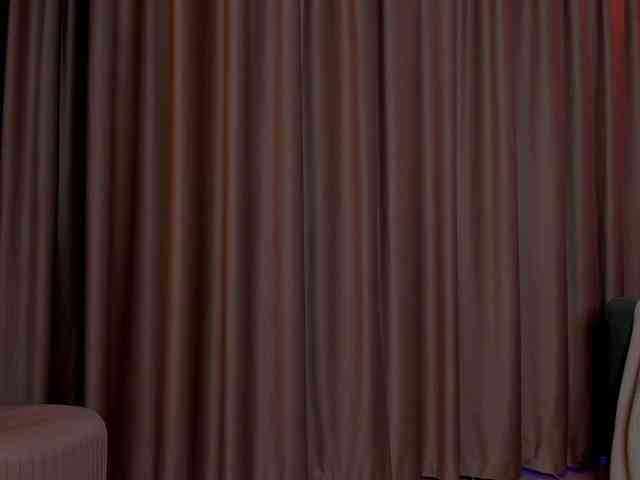 AlessandraCrystal webcam