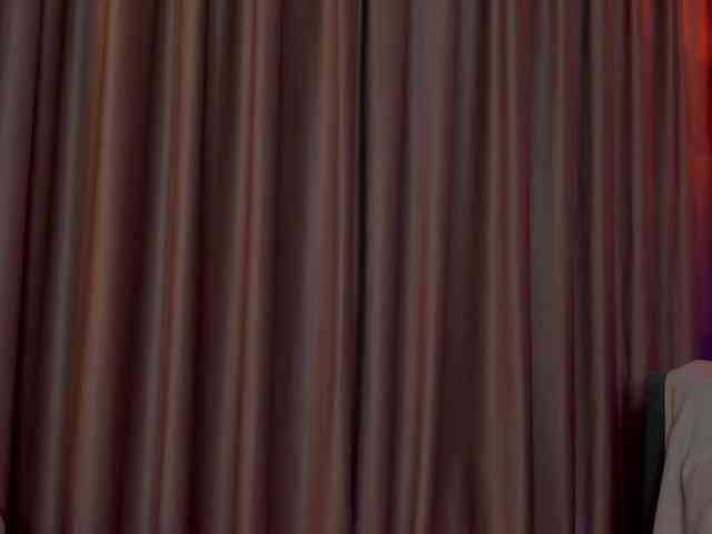AlessandraCrystal webcam