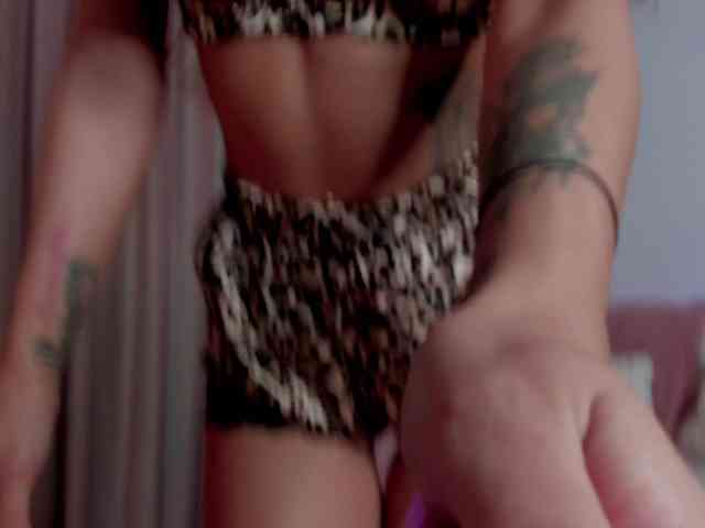 AlessandraCrystal webcam