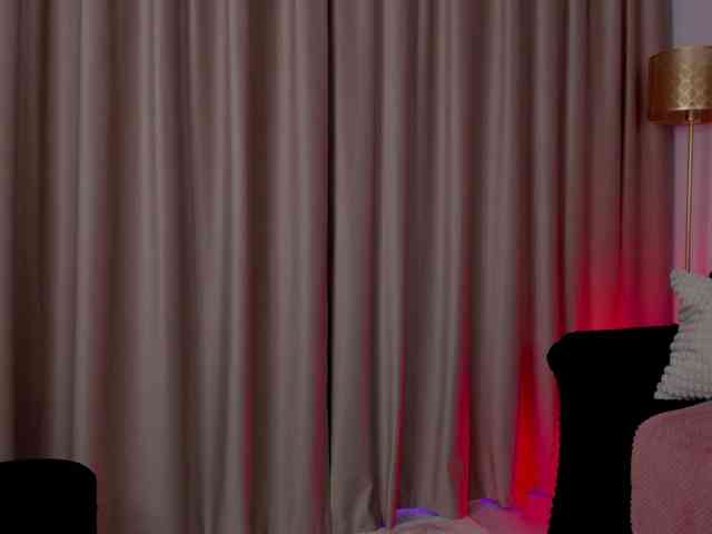 AlessandraCrystal webcam