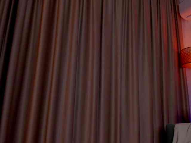 AlessandraCrystal webcam