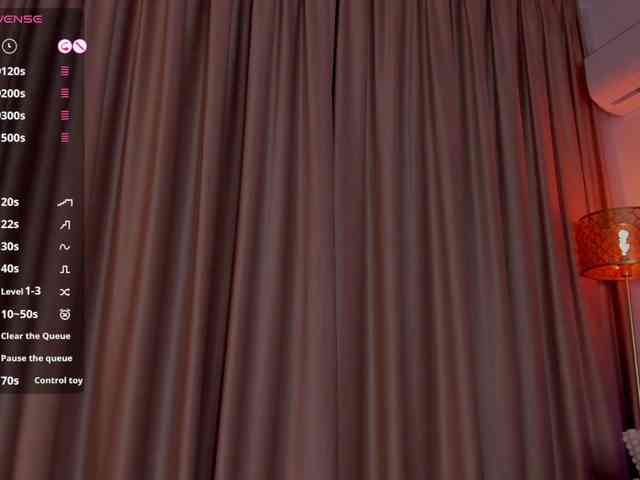AlessandraCrystal webcam