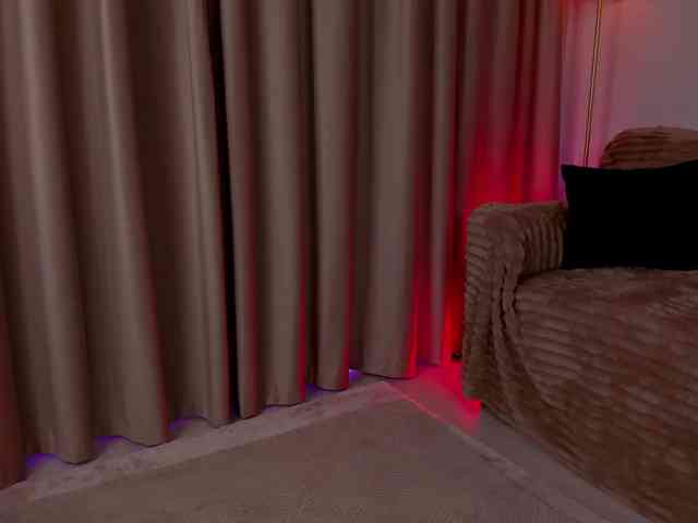 AlessandraCrystal webcam