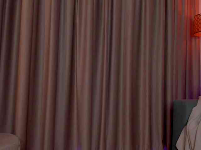 AlessandraCrystal webcam
