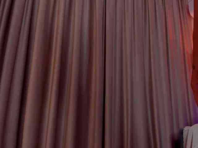 AlessandraCrystal webcam