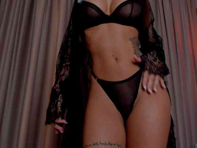 AlessandraCrystal webcam