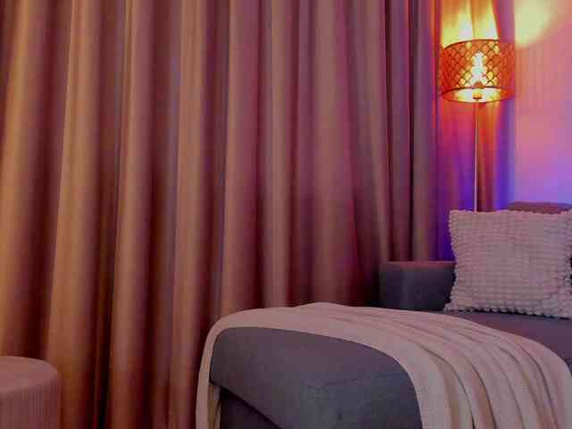 AlessandraCrystal webcam