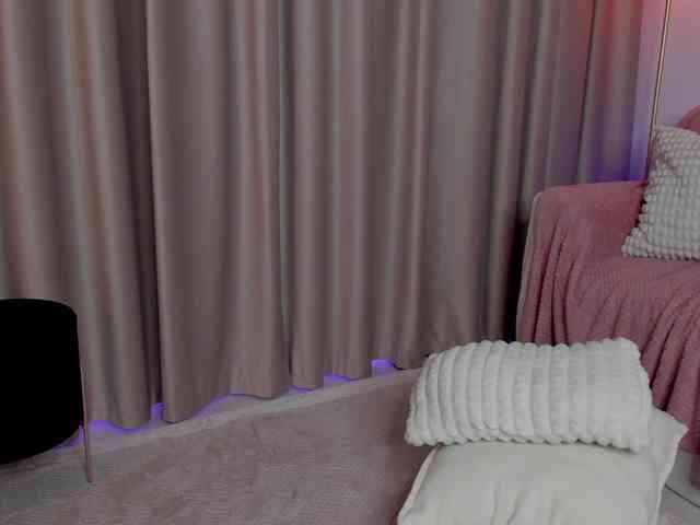 AlessandraCrystal webcam