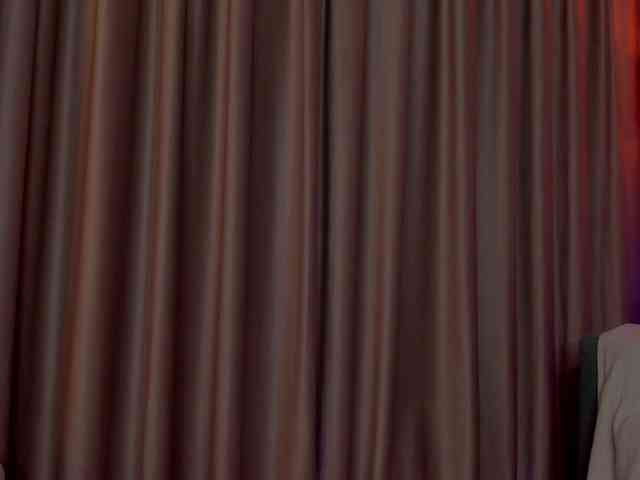AlessandraCrystal webcam