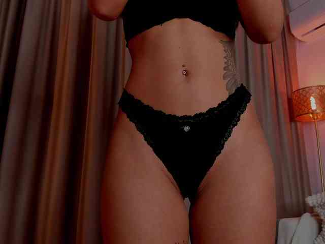 AlessandraCrystal webcam