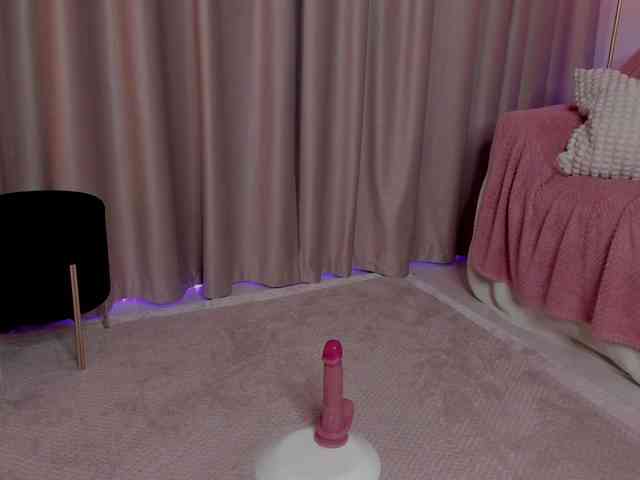 AlessandraCrystal webcam