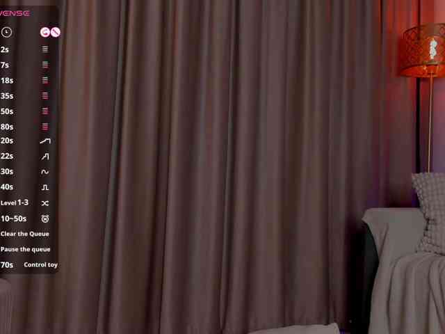 AlessandraCrystal webcam