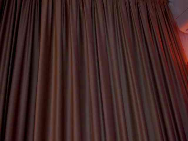 AlessandraCrystal webcam