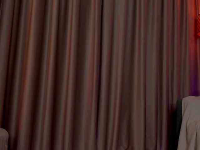 AlessandraCrystal webcam