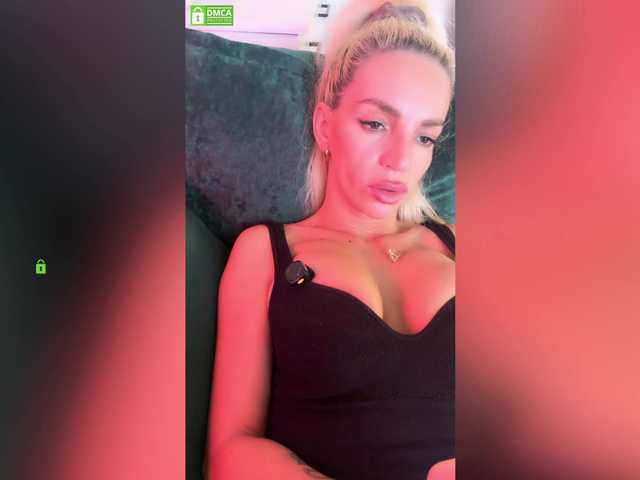 Devil2222 live cam on BongaCams