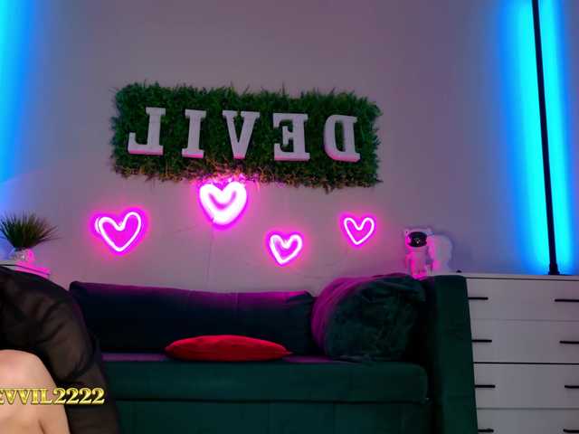 Devil2222 live cam on BongaCams