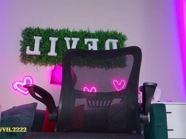 Devil2222 live webcam show