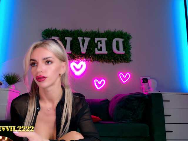 Devil2222 live cam on BongaCams