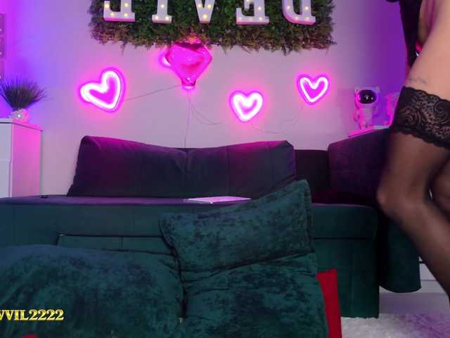 Devil2222 live webcam show