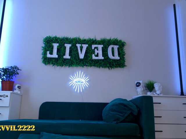 Devil2222, en directo ahora en BongaCams