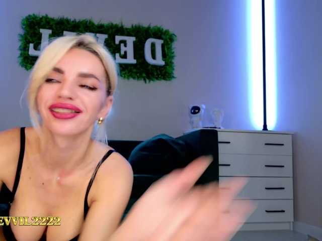 Devil2222 live cam preview