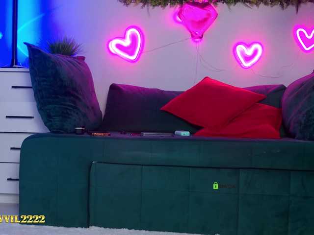 Devil2222 live webcam show