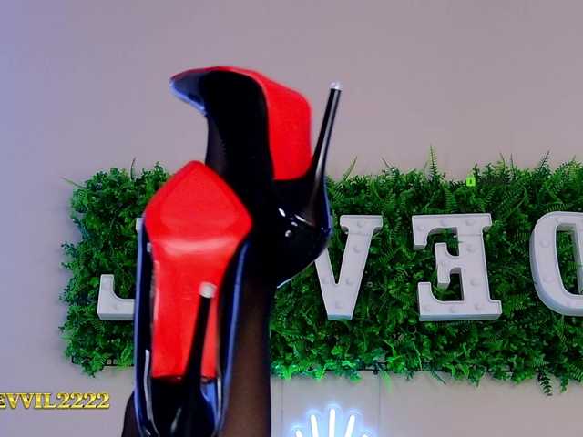 Devil2222 live cam on BongaCams