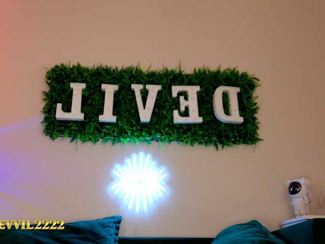 Devil2222 live cam on BongaCams