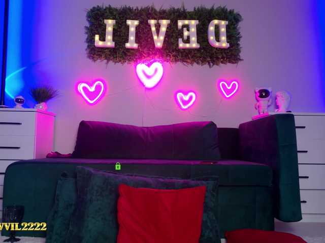 Devil2222 live cam on BongaCams