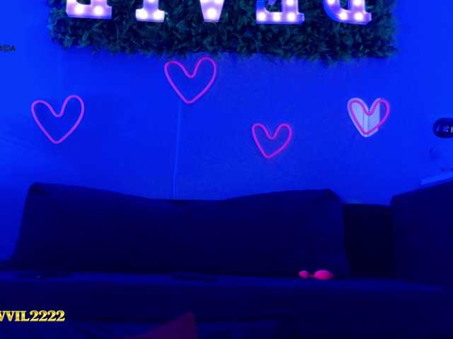 Devil2222 live cam on BongaCams