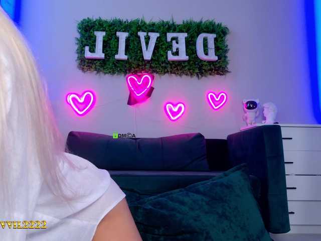 Devil2222 live cam on BongaCams