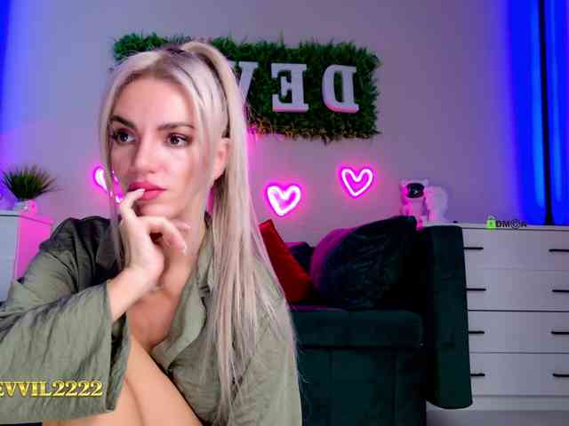 Devil2222 Live Webcam on BongaCams