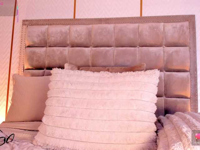 DakotaWangi live webcam show