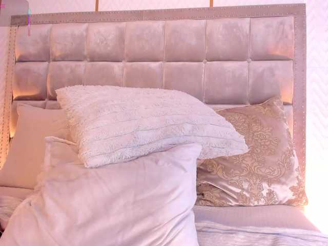 DakotaWangi live webcam show