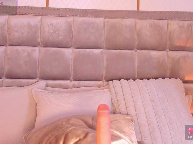DakotaWangi live webcam show