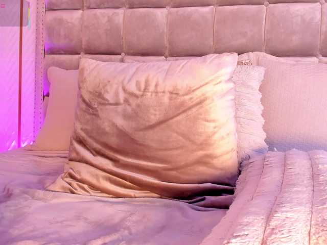 DakotaWangi live webcam show