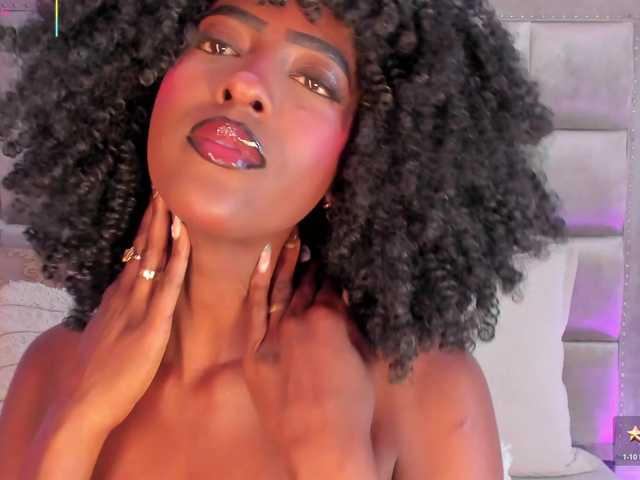 DakotaWangi live cam on BongaCams