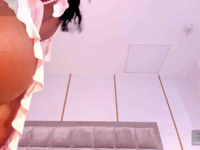 Modelo: DakotaWangi