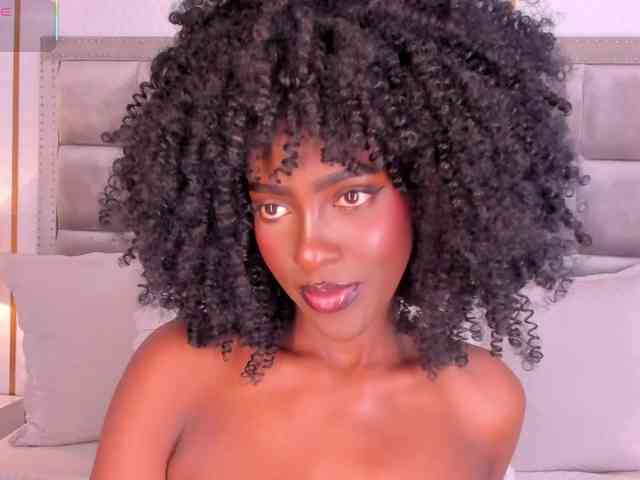 Modelo: DakotaWangi