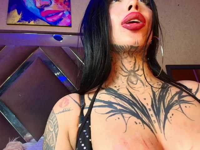 SamanthaaSutra live cam on BongaCams